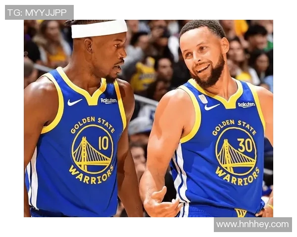 2015季后赛勇士与雷霆的激烈对决与历史性时刻回顾 2015季后赛勇士与雷霆的激烈对决与历史性时刻回顾