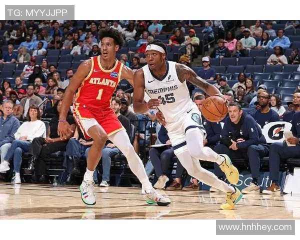 老鹰与灰熊小乌鸦的激烈对决展现篮球魅力与团队精神的巅峰时刻 老鹰与灰熊小乌鸦的激烈对决展现篮球魅力与团队精神的巅峰时刻